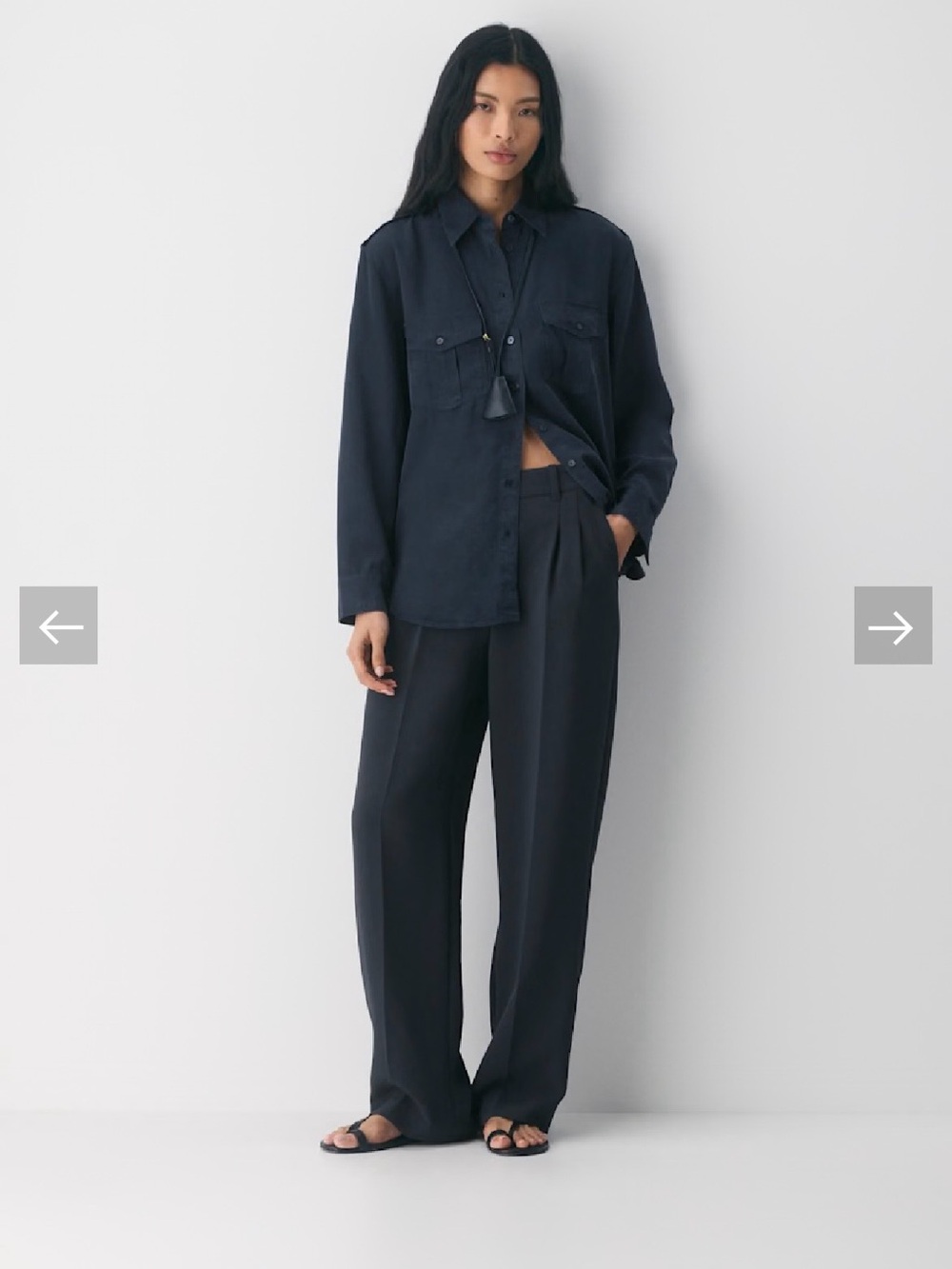 Aritzia Wide-Leg Trousers in Navy Blue